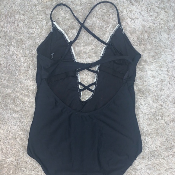 Target One Piece Black - Picture 5 of 5